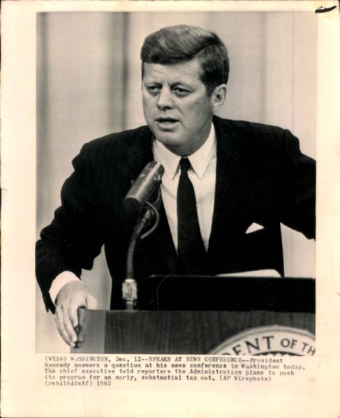 1962 John F Kennedy Original Photo (MEARS Photo LOA)