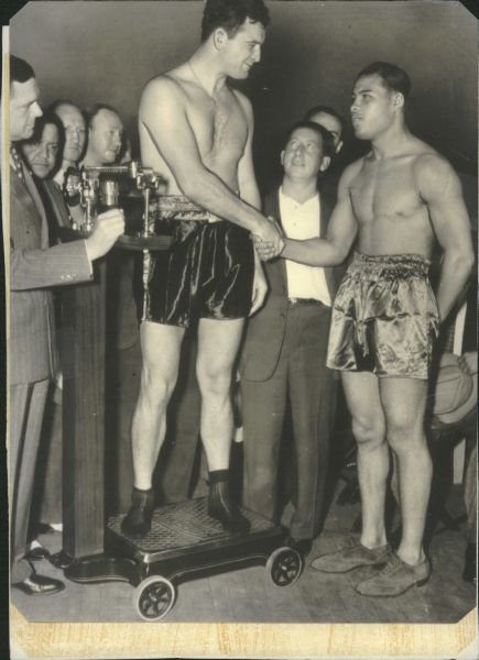 1937 Joe Louis James Braddock Heavyweight Title Fight Weigh In "Rogers Photo Archive" Original 7" x 10" Photo (MEARS Photo LOA) 