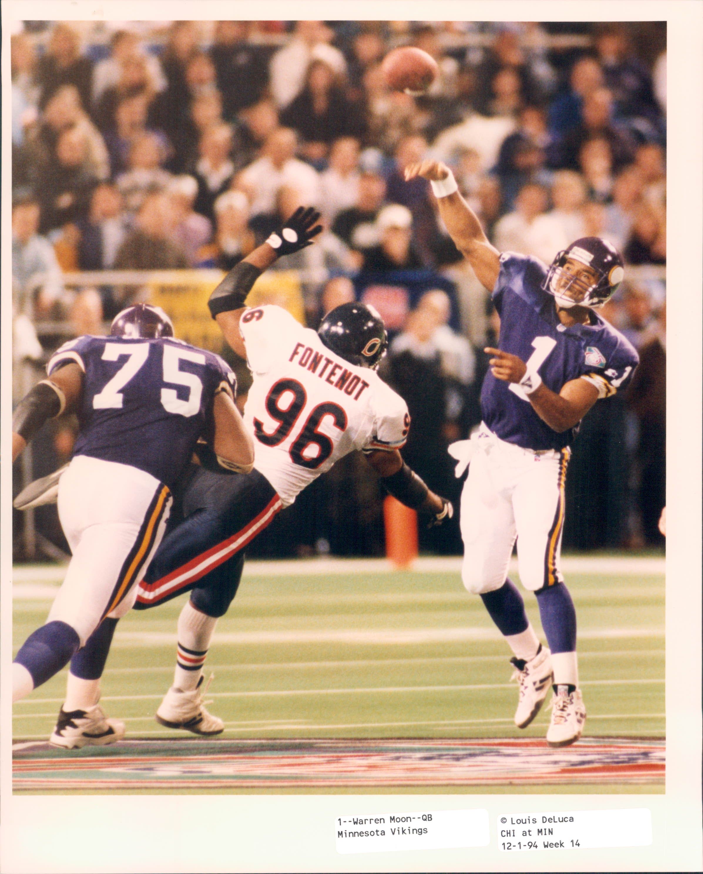 Minnesota Vikings Greatest 16x20 Photo Team-Signed by (8) with