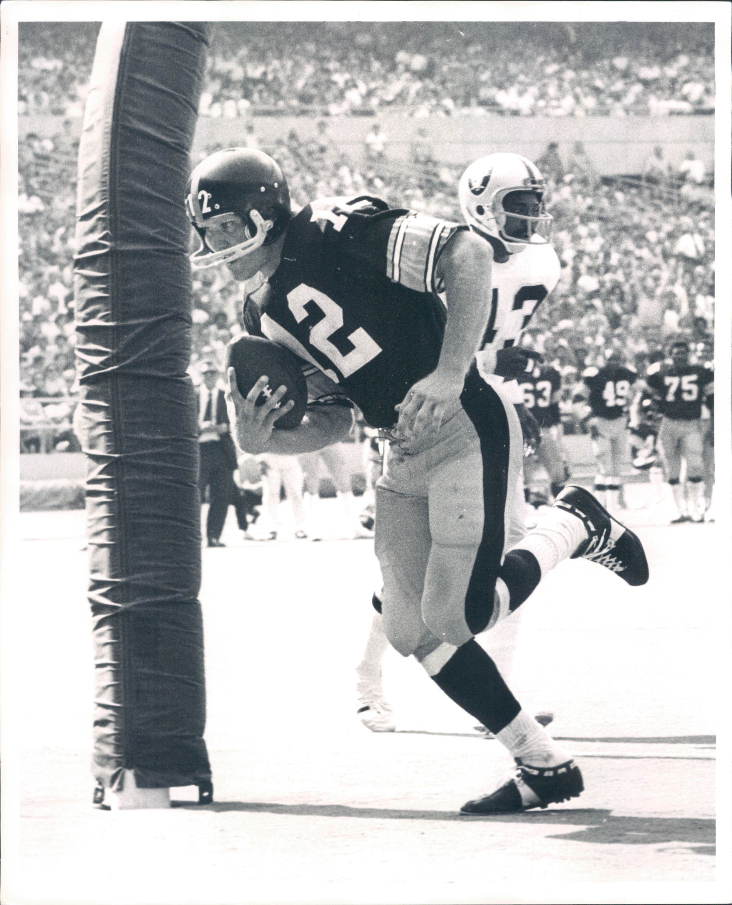 Terry Bradshaw Pitt Steelers FRMD Signed 20x24 In Focus Photo w/ Mult –  Super Sports Center