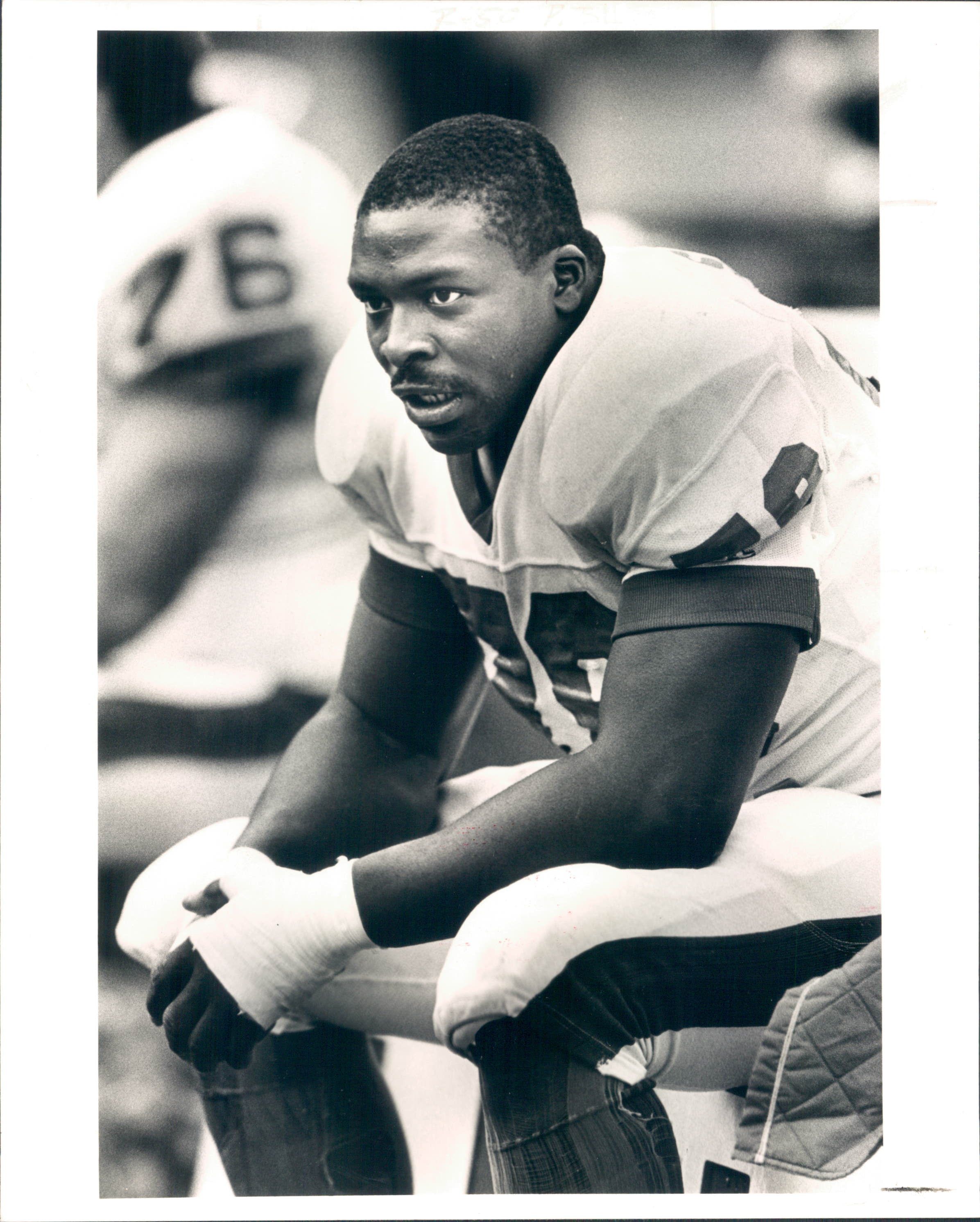 Lot Detail - 1984-94 Bruce Smith Buffalo Bills Virginia Tech TSN  Collection Archives Original Photo (Sporting News Collection  Hologram/MEARS Photo LOA) - Lot of 13