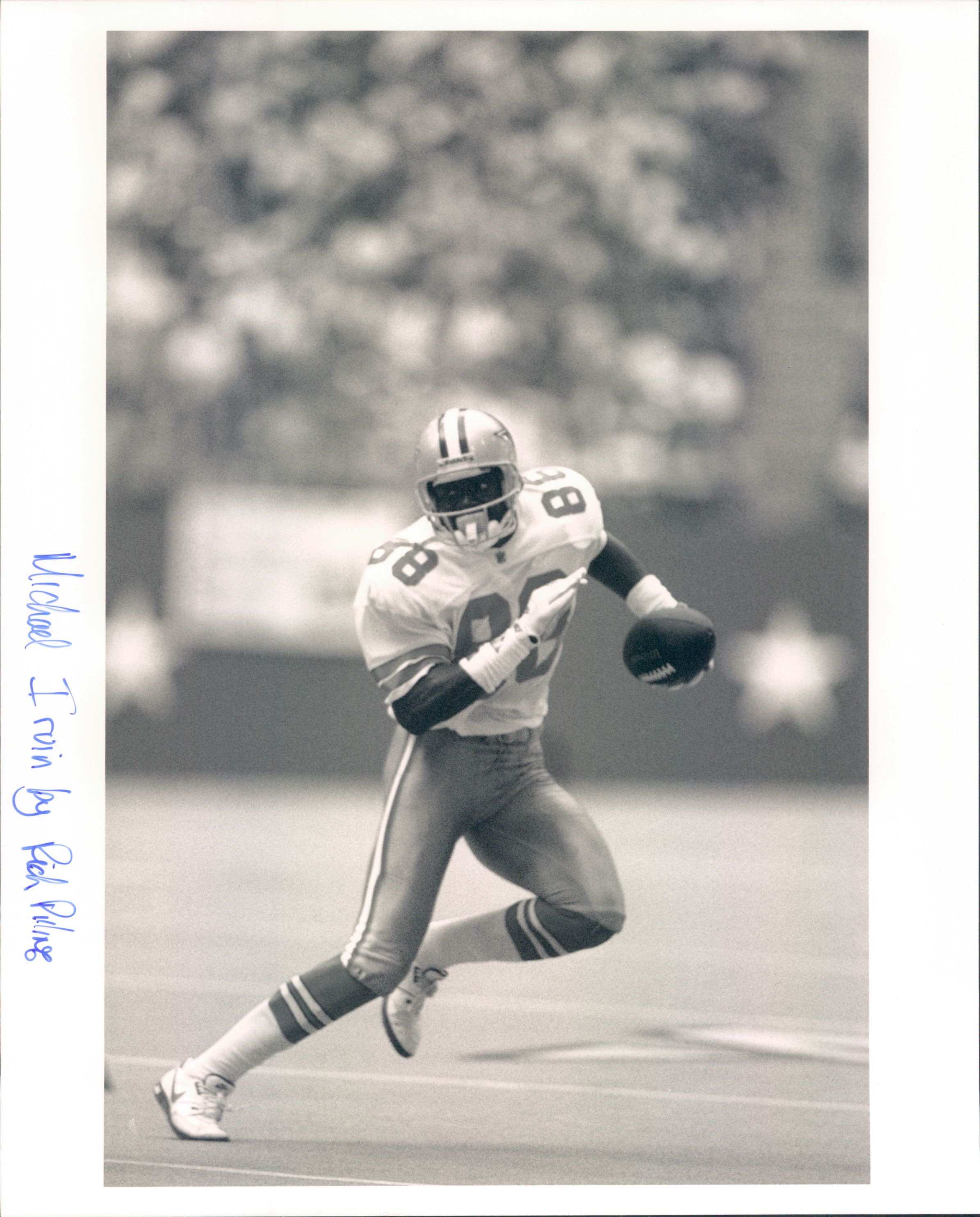 Wide receiver Michael Irvin #88 of the Dallas Cowboys in action.Circa the  1990's. (Icon Sportswire via AP Images Stock Photo - Alamy