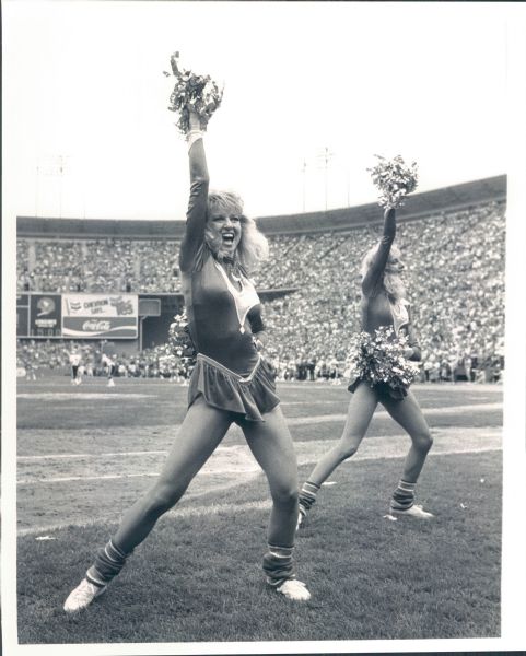 1984-85 Redskins Cheerleaders and Hogettes "TSN Collection Archives" Original Photo (Sporting News Collection Hologram/MEARS Photo LOA) - Lot of 6