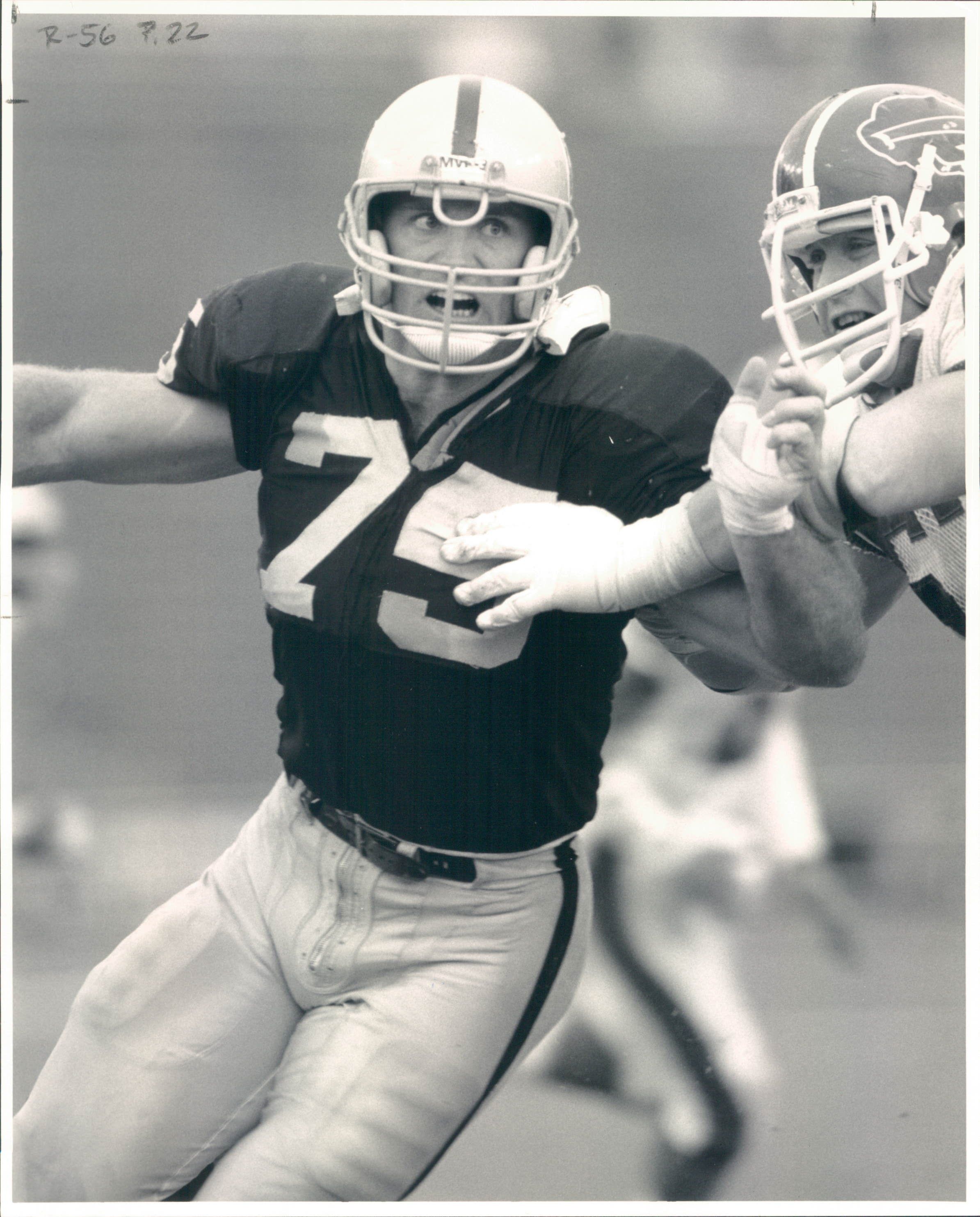 Howie Long editorial photo. Image of angeles, helmet - 220642726