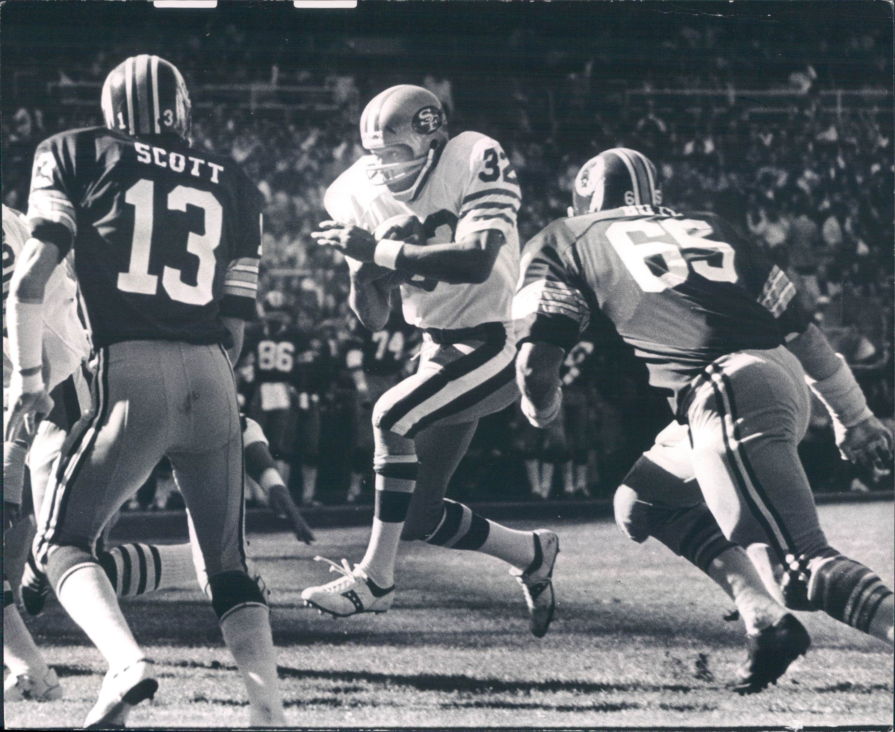 Lot Detail - 1968-91 O.J. Simpson San Francisco 49ers USC and Buffalo Bills  TSN Collection Archives Original Photo (Sporting News Collection  Hologram/MEARS Photo LOA) - Lot of 16