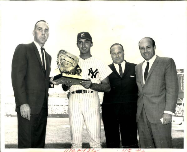 1964-67 circa Joe Pepitone New York Yankees "The Sporting News Collection Archives" Original 8" x 10" Photos (Sporting News Collection Hologram/MEARS Photo LOA) - Lot of 2