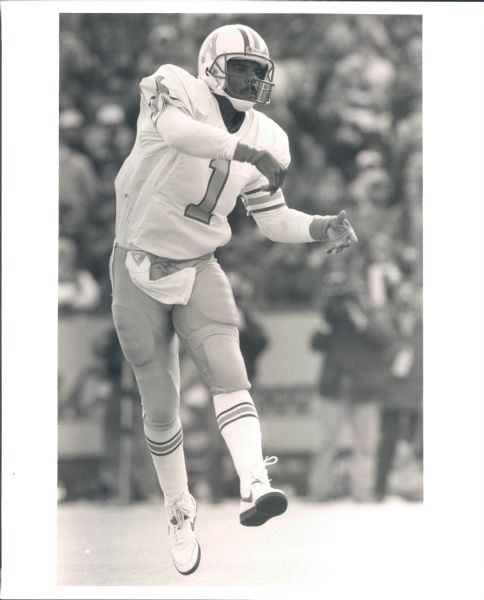 1984-95 Warren Moon Houston Oilers Minnesota Vikings "TSN Collection Archives" Original Photos (Sporting News Collection Hologram/MEARS Photo LOA) - Lot of 44