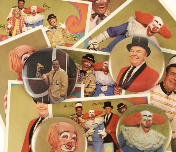 1970a Bozo The Clown Pin - Lot of 4 w/ 8 Promotional Photos 