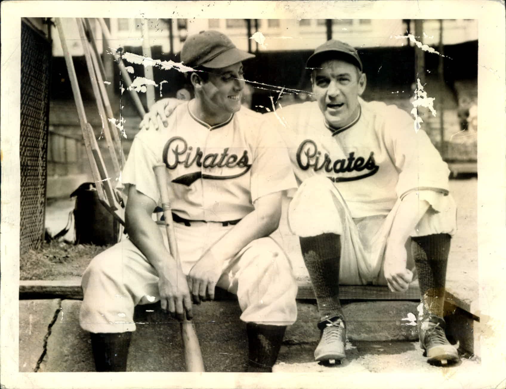 Lot Detail - 1966 Roberto Clemente and Family Pittsburgh Pirates The  Sporting News Collection Archives Original 8 x 10 Photo (Sporting News  Collection Hologram/MEARS Photo LOA)