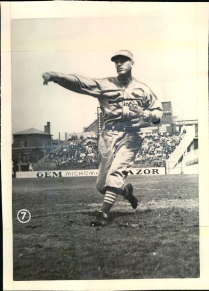 1937 Dizzy Dean St. Louis Cardinals "Boston Herald Archives" Original 5.5" x 7.5" Photo (Boston Herald Hologram/MEARS LOA)