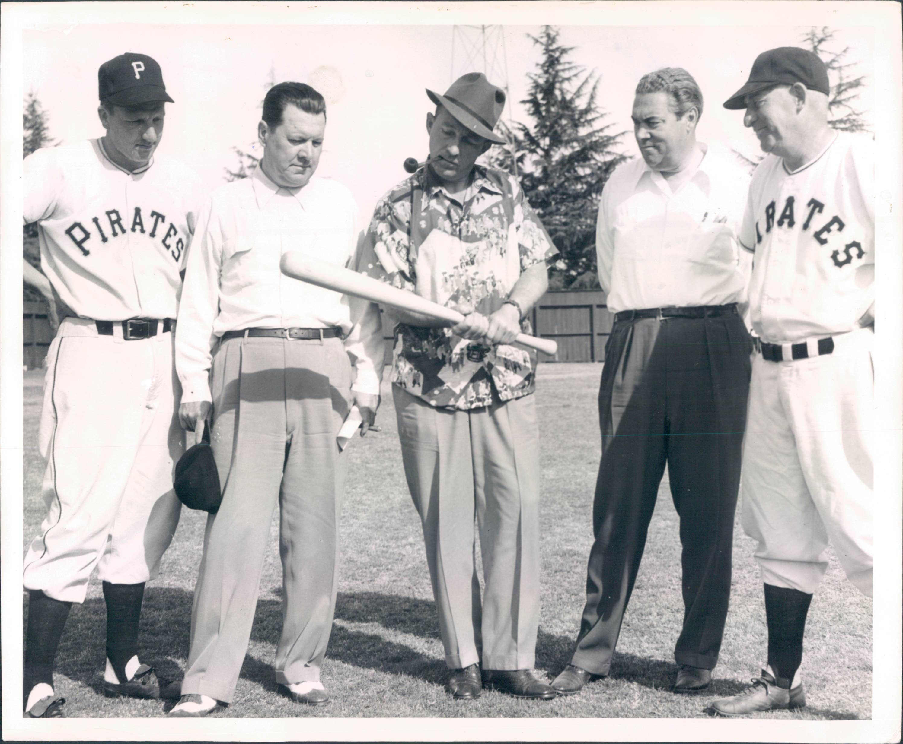 Lot Detail - 1954-63 Oakland Oaks Oklahoma City 89ers Team Photographs PCL  The Sporting News Collection Archives Original Photos (TSN Collection  Hologram/MEARS Photo LOA) - Lot of 3