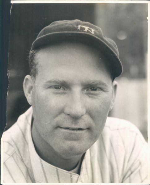 1932 Red Ruffing New York Yankees  "TSN Collection Archives" Original 8" x 10" Photo (Sporting News Collection Hologram/MEARS Photo LOA)