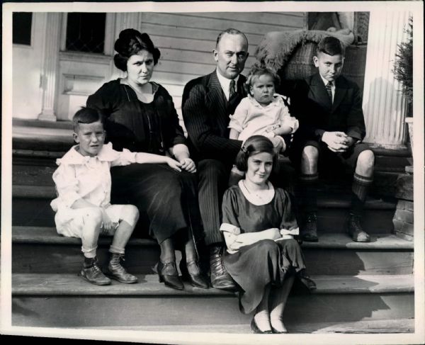 1922 Ty Cobb and Family "TSN Collection Archives" Original 8" x 10" Photo (Sporting News Collection Hologram/MEARS LOA)