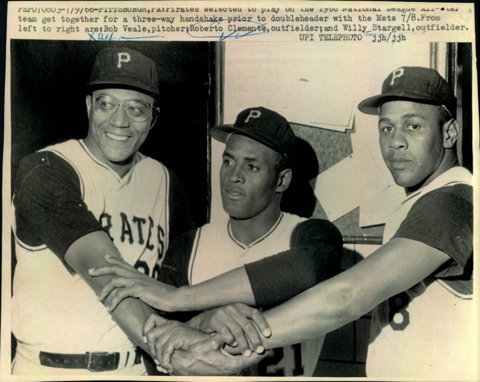 Lot Detail - 1966 Roberto Clemente and Family Pittsburgh Pirates The  Sporting News Collection Archives Original 8 x 10 Photo (Sporting News  Collection Hologram/MEARS Photo LOA)