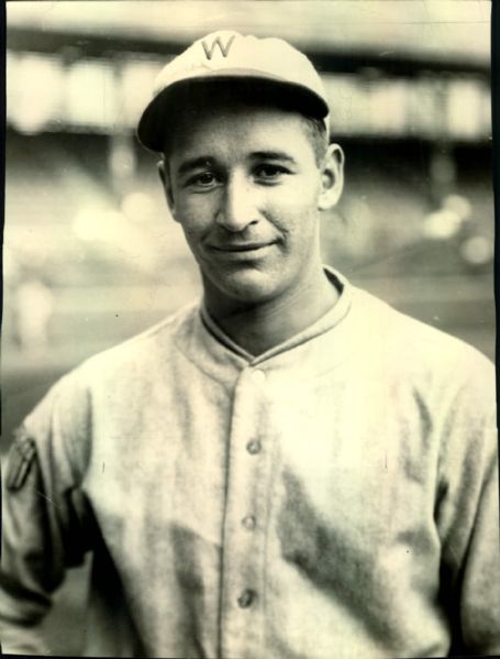 1926-27  Bump Hadley Washington Nationals  "The Sporting News Collection Archives" Original 7" x 9 3/4" Photo (Sporting News Collection Hologram/MEARS Photo LOA)