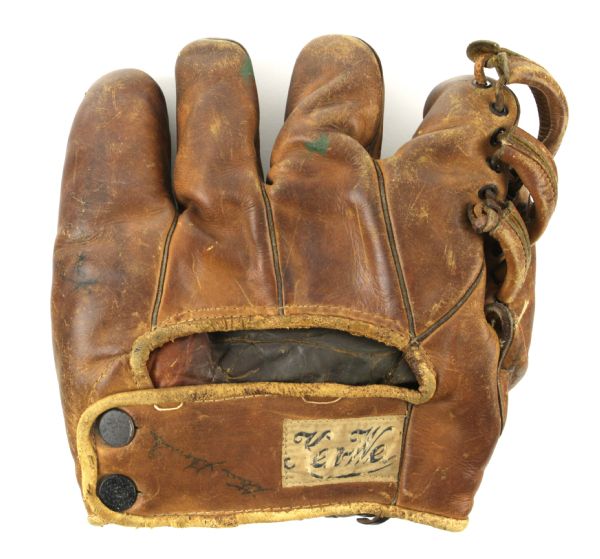 1940s-50s Ken Wel Multi-Signed Glove w/14 Sigs. Incl. Phil Rizzuto Bob Feller 