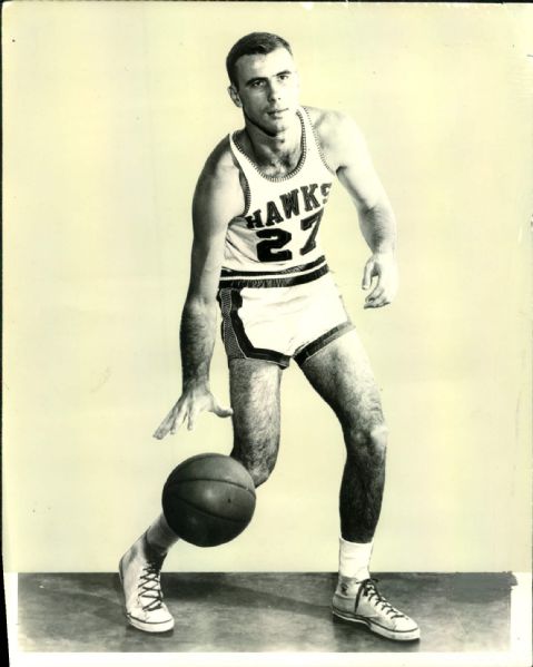 1960 Bob Pettit St. Louis Hawks "The Sporting News Collection Archives" Original 8" x 10" Photo (Sporting News Collection Hologram/MEARS Photo LOA)