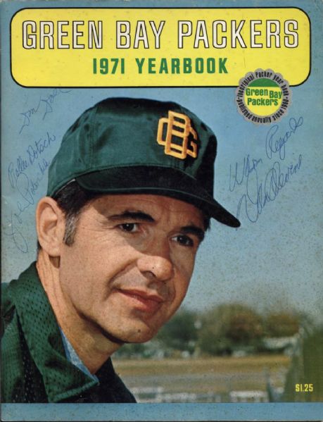 1971 Green Bay Packers Yearbook with Dan Devine Autograph (JSA)