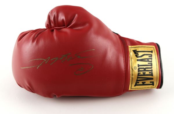 1990s Sugar Ray Leonard Signed Everlast Boxing Glove - JSA 