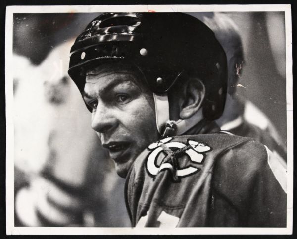 1974 Stan Mikita Chicago Blackhawks Original 8" x 10" Photo 