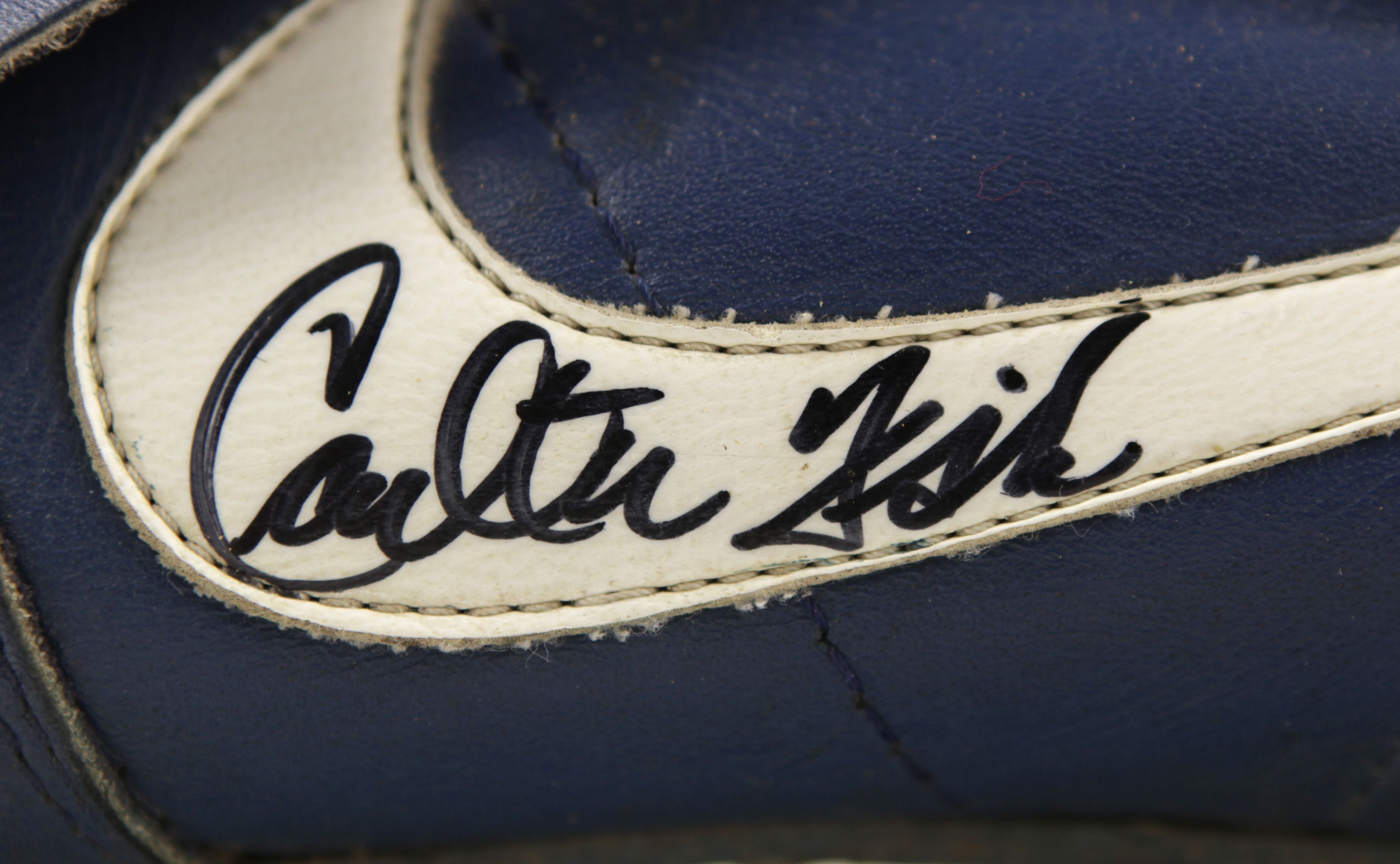 Lot Detail - 1981 Carlton Fisk Chicago White Sox Game Worn Signed Cleats  Style Match - MEARS LOA & JSA