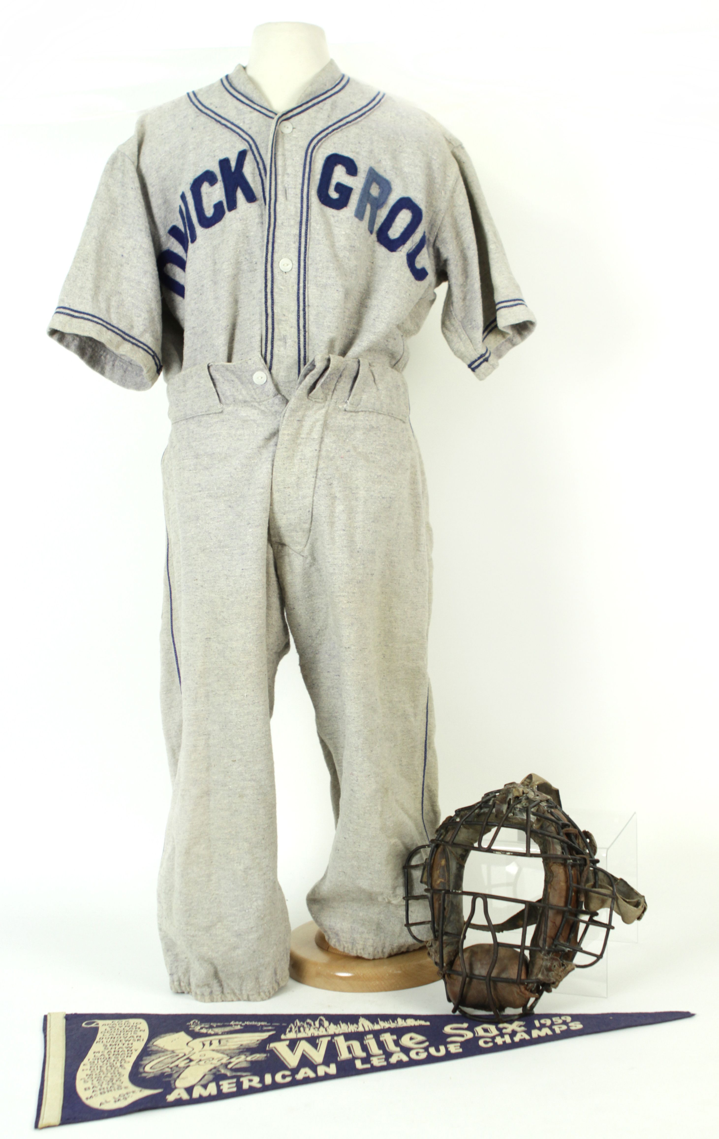 Lot Detail - 1940s-50s Flannel Baseball Uniform w/White Sox Penant