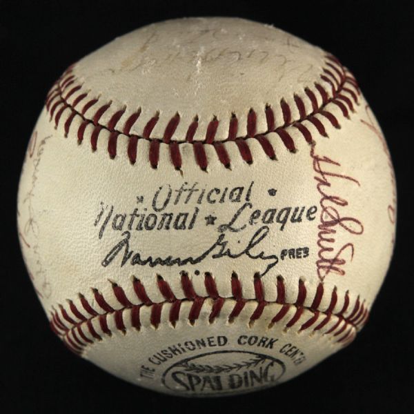 1969 Cincinnati Reds Team Signed ONL Giles Baseball w/ 19 Signatures Including Johnny Bench, Pete Rose & More (JSA)