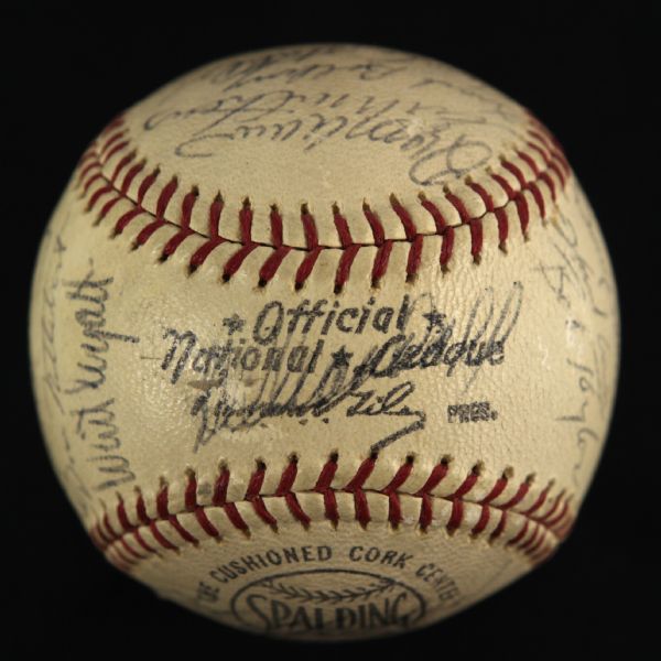 1962 Milwaukee Braves Team Signed ONL Giles Baseball w/ 28 Signatures Including Hank Aaron, Eddie Mathews, Warren Spahn & More (JSA)