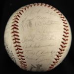 1965 Milwaukee Braves Team Signed ONL Giles Baseball w/ 30+ Signatures Including Hank Aaron, Eddie Mathews, Joe Torre & More (JSA) 