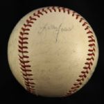 1961-63 Pittsburgh Pirates Team Signed ONL Giles Baseball w/ 11 Signatures (JSA) w/ Roberto Clemente Side Panel