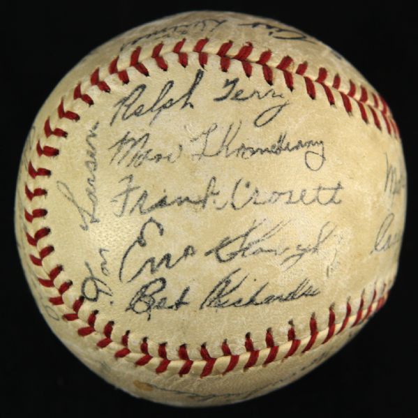 Lot Detail - 1959 New York Yankees Facsimile Stamped Team Signed Ball