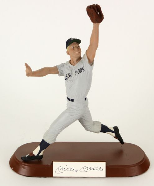 1992 Signed Salvino Mickey Mantle Fielding Limited Edition Statue #1,062/1,732