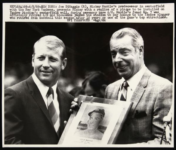 1969 Mickey Mantle Joe DiMaggio Original UPI Wire Photo New York Yankees (Chicago Tribune COA)