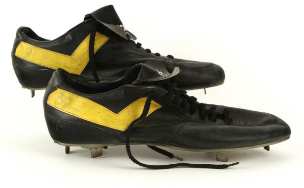 1978-83 circa Dave Parker Pittsburgh Pirates Signed Game Worn Cleats (MEARS LOA/JSA)