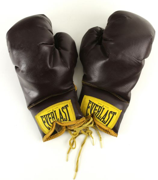 1970s circa Everlast 2926 Boxing Gloves