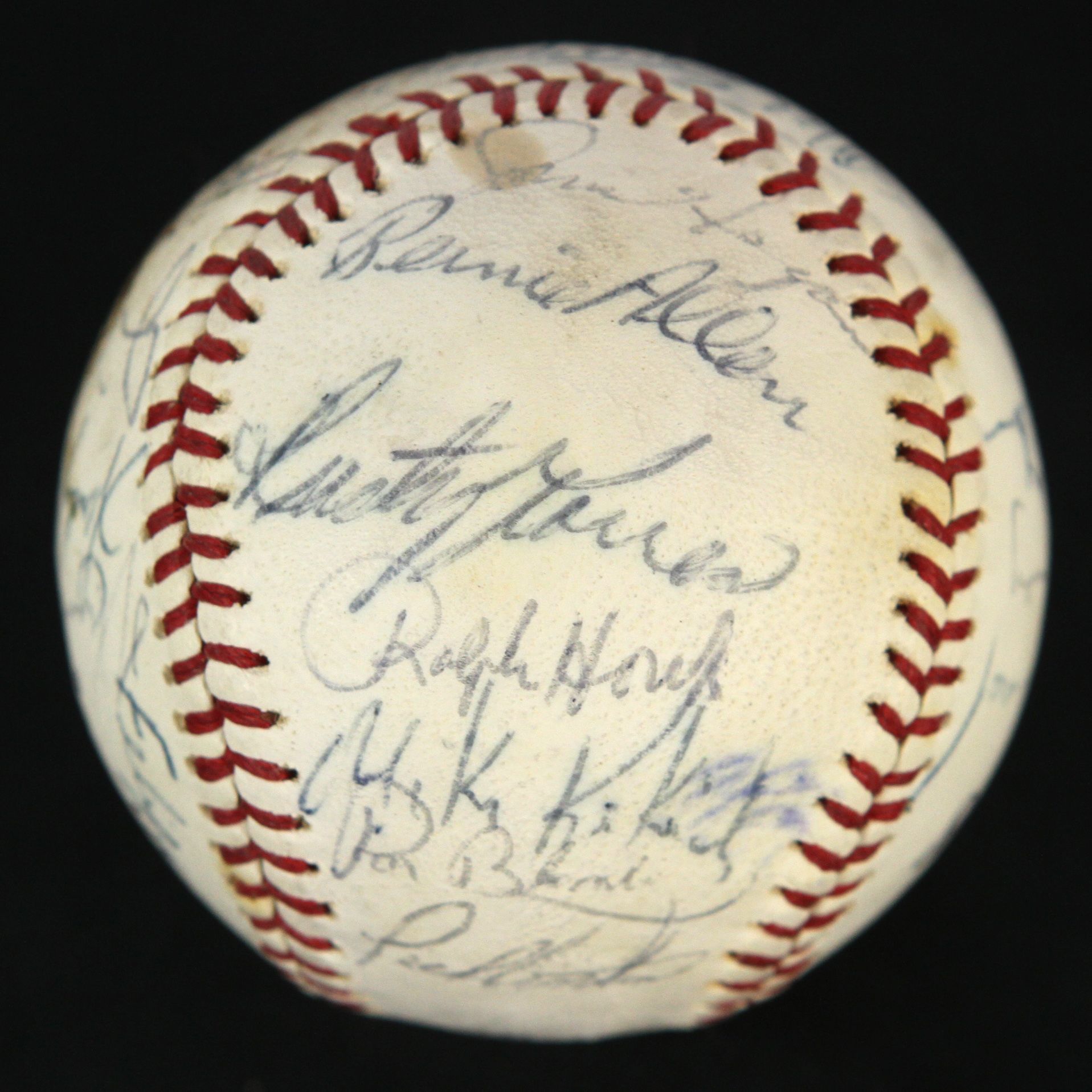 Lot Detail - 1972 New York Yankees Team Signed Baseball w/ 27 ...