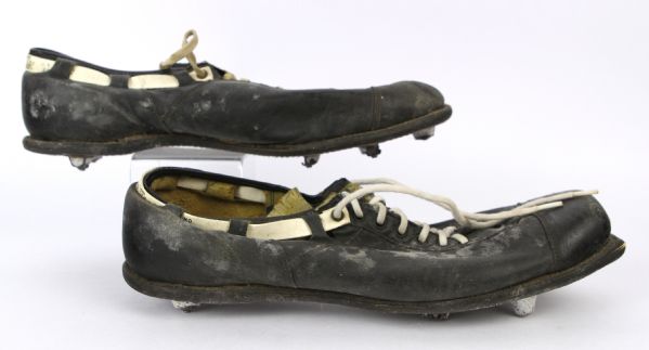 1950s circa Riddell Snug Tie Football Cleats 