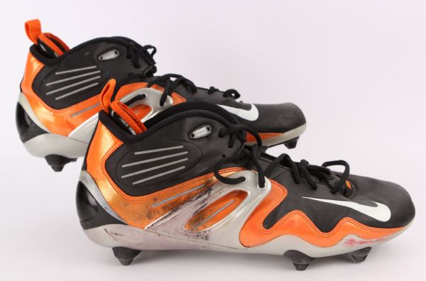 2006 Willie McGinest Cleveland Browns Game Worn Football Cleats (MEARS LOA)