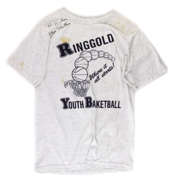 1990 Joe Montana & Family San Francisco 49ers Signed Ringgold Youth Basketball T Shirt *PSA/DNA*