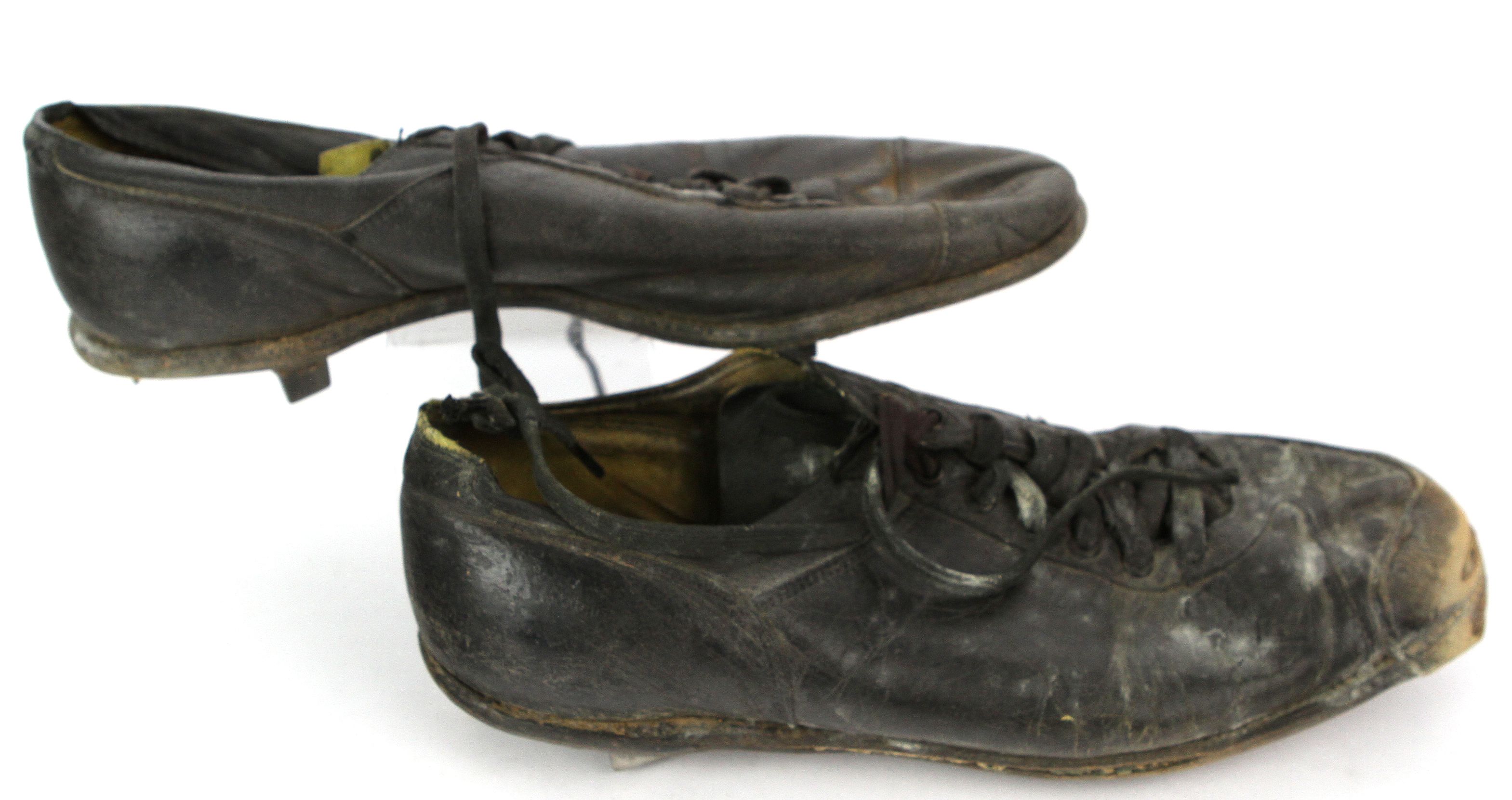 Lot Detail - 1967-71 Dean Chance Game Worn Riddell Baseball Cleats ...