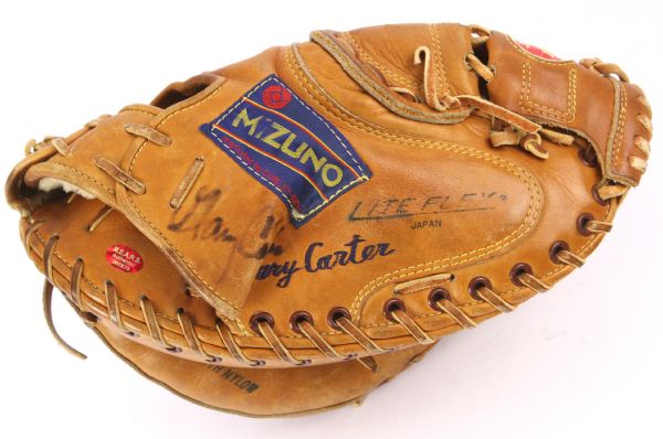1989 circa Gary Carter New York Mets Signed Game Worn Mizuno Catchers Mitt Glove (MEARS LOA / Dick Dobbins / PSA/DNA)