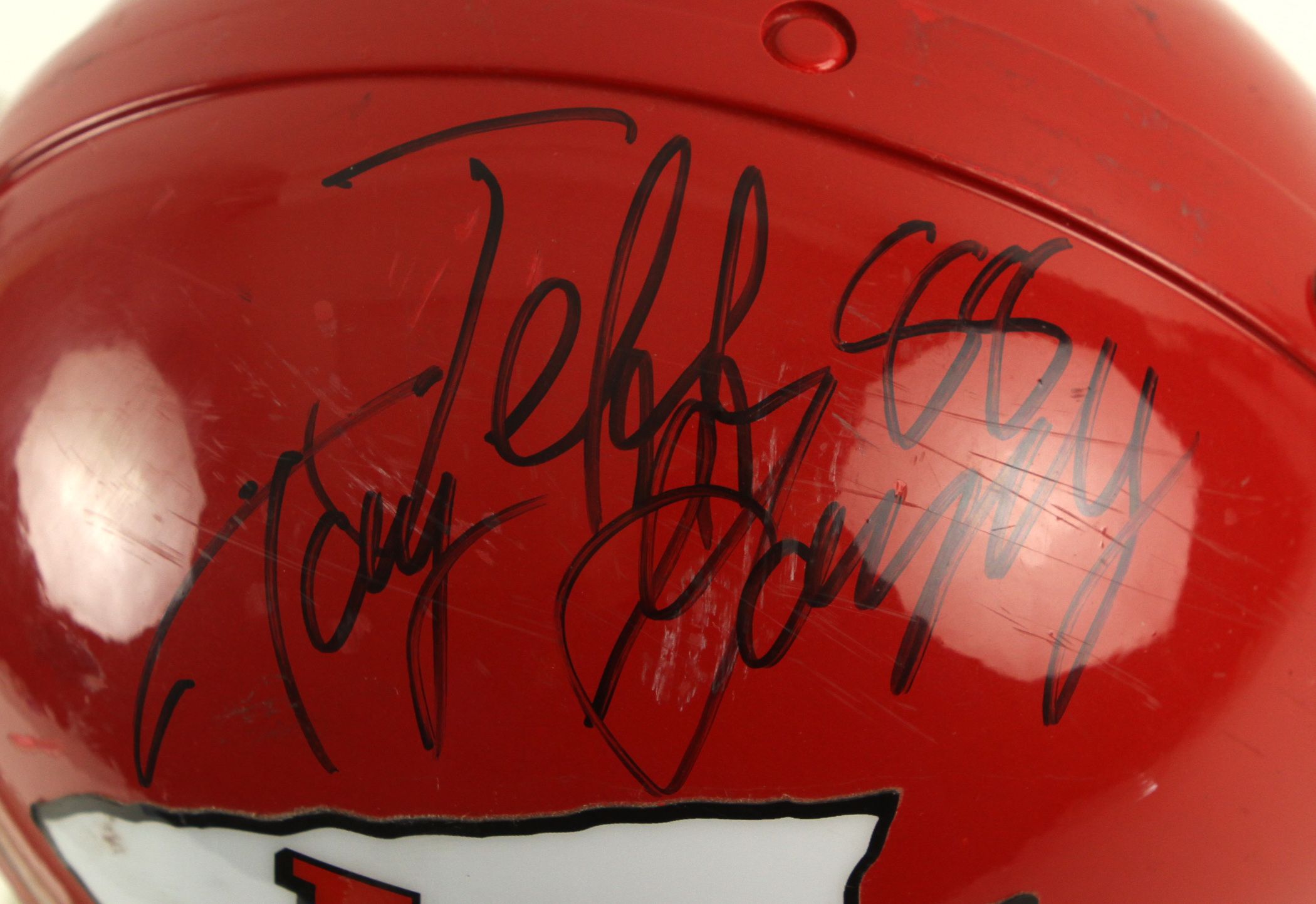 Charitybuzz: Tony Gonzalez Signed Kansas City Chiefs Jersey