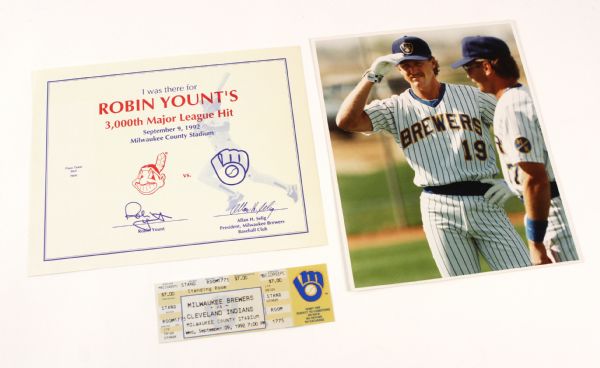 1988-92 Robin Yount Milwaukee Brewers Memorabilia Collection - Lot of 3 w/ Ticket & Certificate of Attendance from 3,000th Hit Game