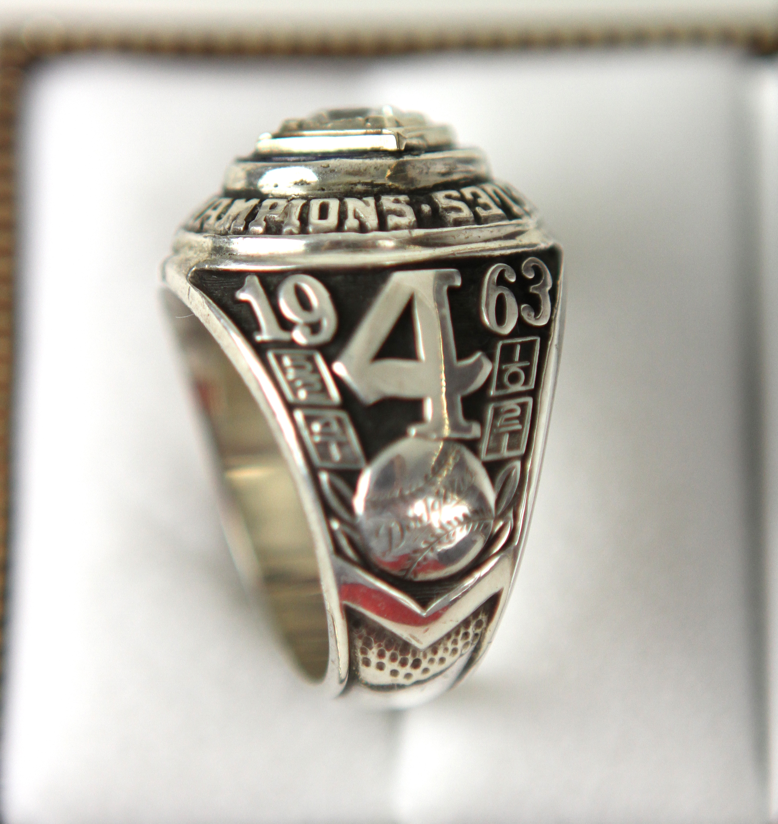 Sold at Auction: 1963 Los Angeles Dodgers World Series Ring