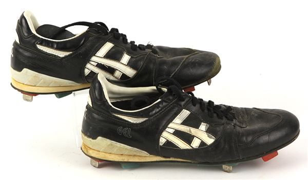 1991-93 Lenny Webster Minnesota Twins Game Worn Asics Cleats (MEARS LOA)