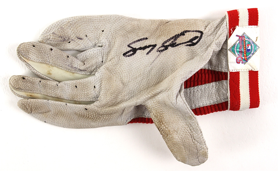 1989 Sammy Sosa Texas Rangers Signed Franklin Batting Glove (MEARS LOA/JSA)