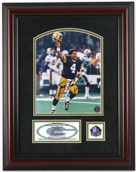 2016 Brett Favre Green Bay Packers Signed 16" x 20" Framed Hall of Fame Display (JSA)