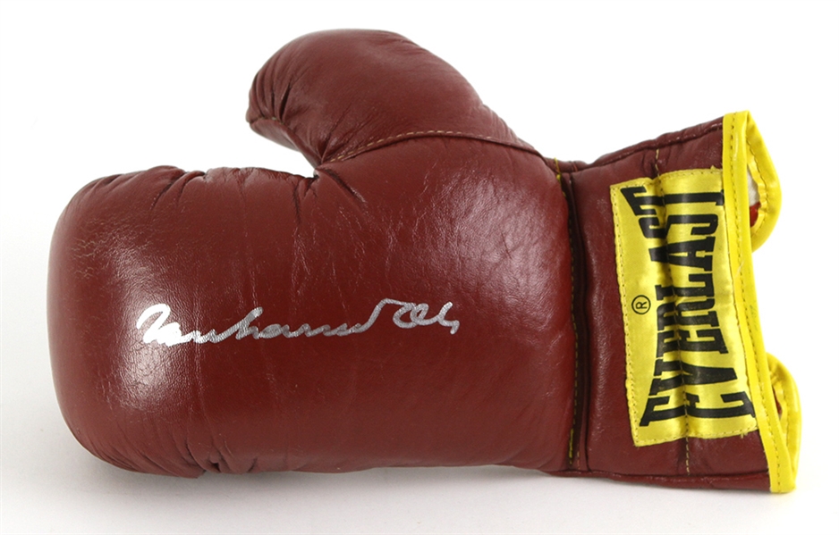 1970s Muhammad Ali World Heavyweight Champion Signed Everlast Boxing Glove (JSA)