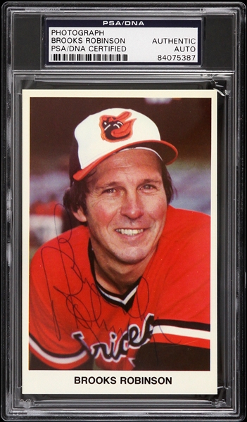 1955-1977 Brooks Robinson Baltimore Orioles Signed 3 1/2"x 5" Photo (PSA/DNA Slabbed)