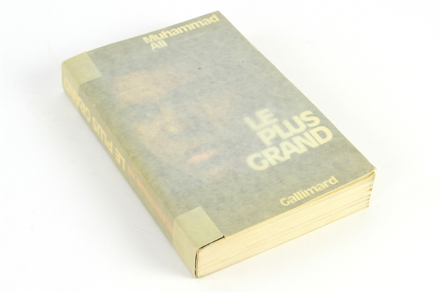 1979 Muhammad Ali Jimmy Ellis Heavyweight Champions Signed Le Plus Grand French Language Book (Beckett LOA)